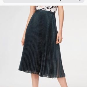 Club Monaco Black Behtina Pleated Skirt size 2